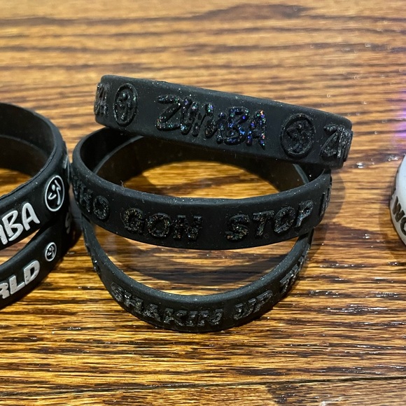ZUMBA | Bracelet Bundle - Picture 3 of 4